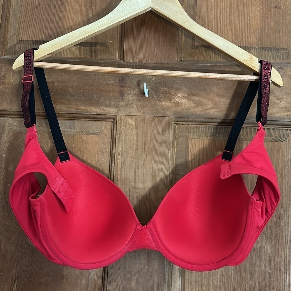 Victoria’s Secret Red Bra With Sparkle Straps No Size Tag - Picture 6 of 7
